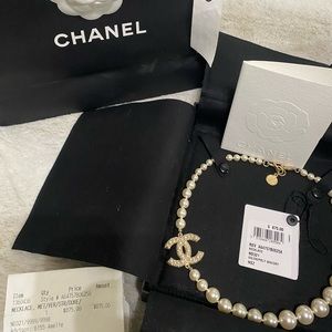 Original and Authentic Chanel Pearls.  🔥🔥🔥Comes w/ box, tags, and gift bag.